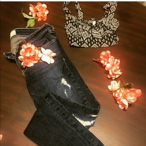 Size 5 Hollister jeans / Bandana print crop top